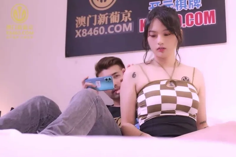 Em ghệ đến thăm chị gái nhưng chỉ có mỗi người yêu của chị gái ở nhà